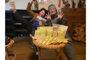 新潟県十日町のTulsi農家である嶋村彰さんとTulsi製品