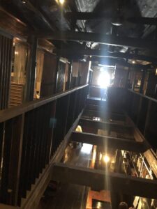 天青 店内 古民家 暗めの空間